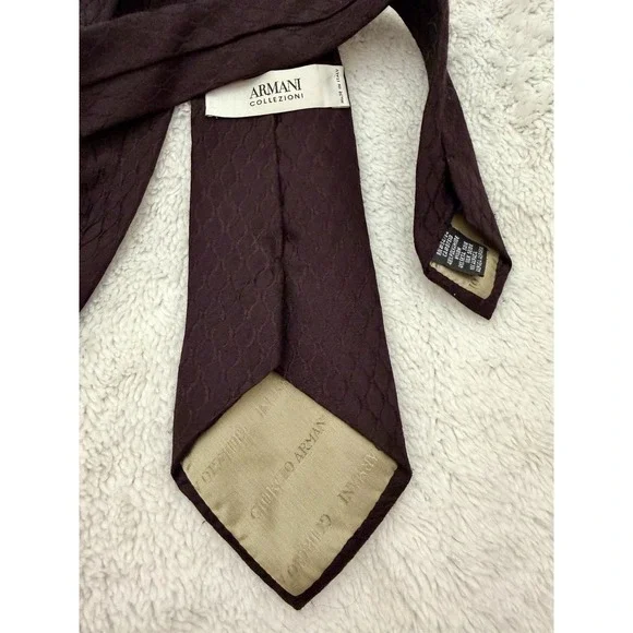 Armani Collezioni Textured Purple Tie Made in Italy Silk Blend Geometric Pattern - Picture 4 of 4